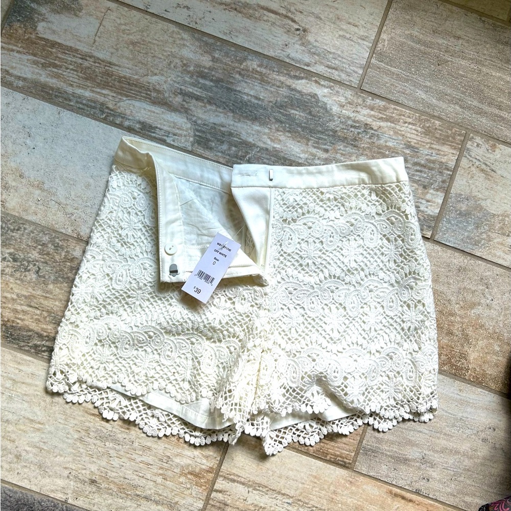 Highwaisted White Lace Shorts (sz 0)